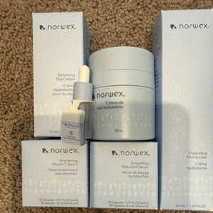 Brand new Norwex skincare 5 piece set all sealed